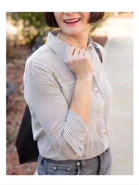 Spanx Nwt Button Down Blouse Shirt Size XS 100% Silk